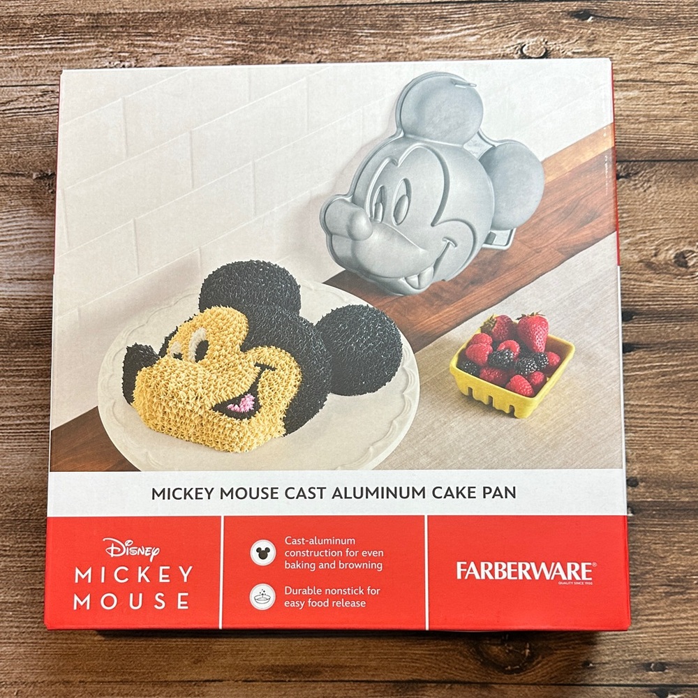 Mickey Mouse Cast Aluminum Cake Pan - NIB